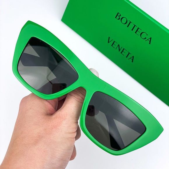Bottega Veneta BV1121S 005 Sunglasses Green Cat Eye Unisex - Picture 2 of 11